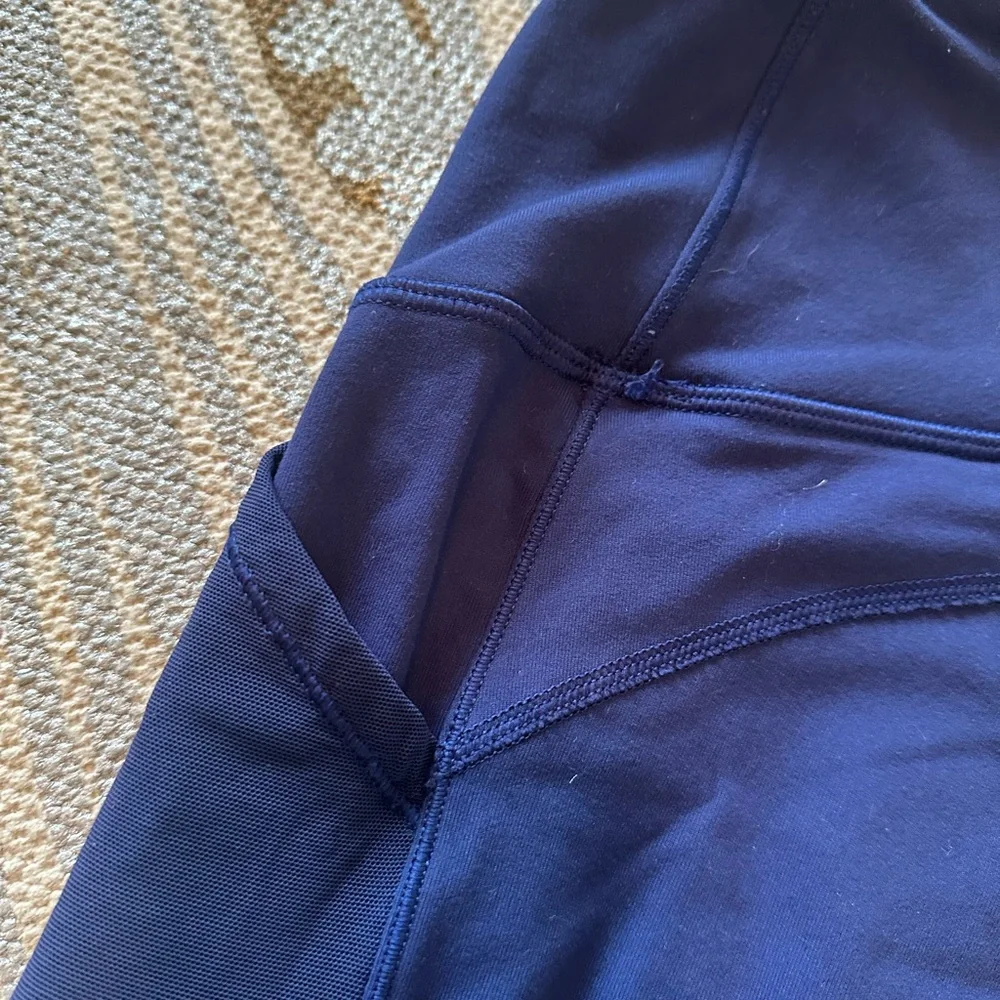 Lululemon - Picture 2 of 7